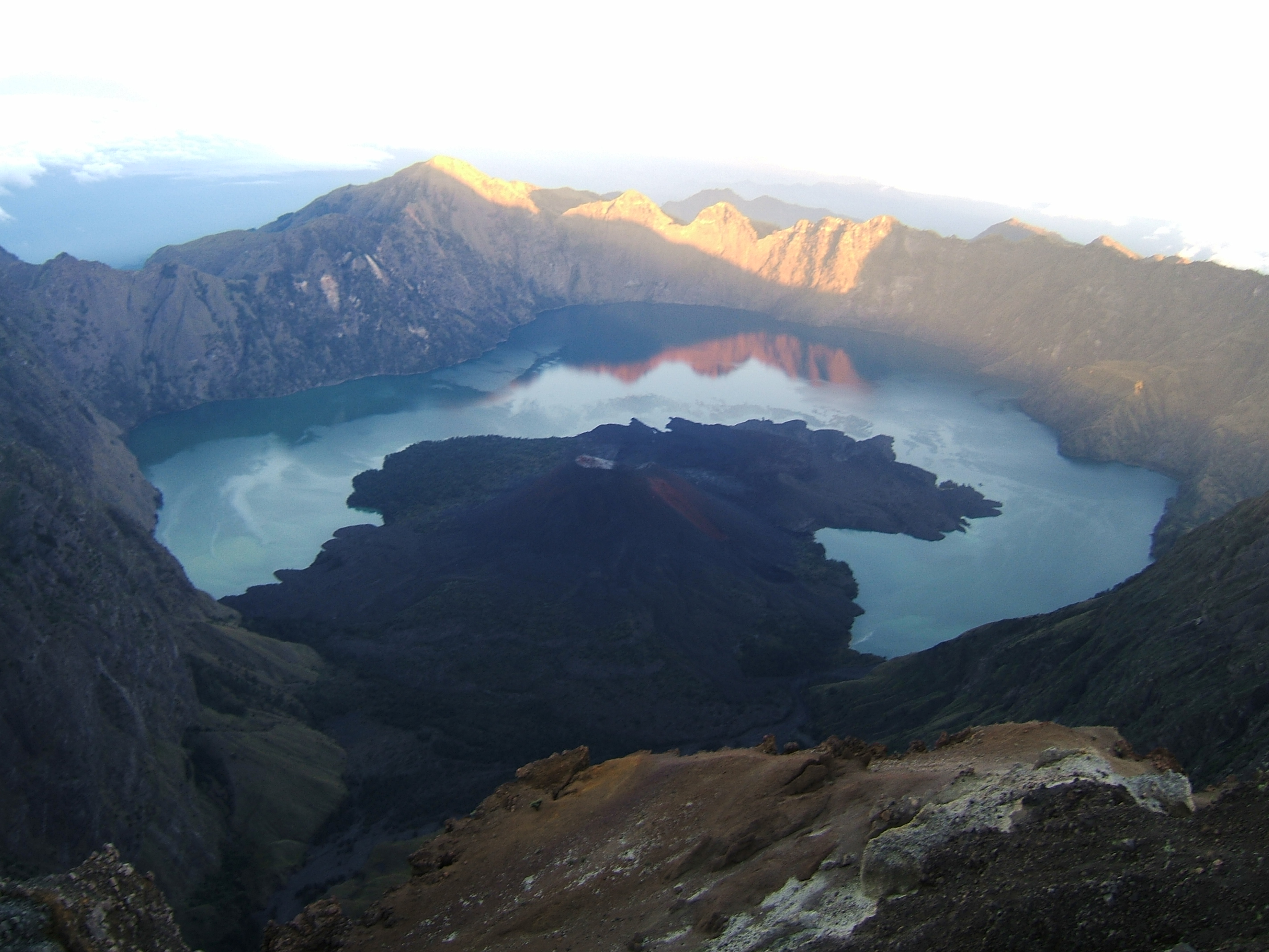 Mount Rinjani Crater Rim Multi-Days Trekking in Lombok
