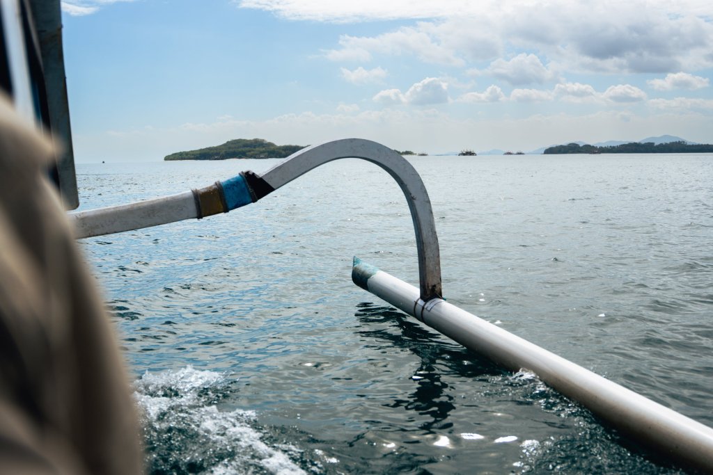 gili nanggu sudak kedis snorkelling tour gili nanggu tour outrigger crossing at Gili Nanggu Gili Sudak and Gili Kedis