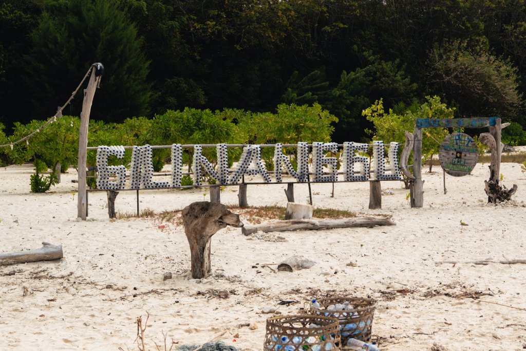 gili nanggu sudak kedis snorkelling tour gili nanggu tour palm beach loungers at Gili Nanggu Gili Sudak and Gili Kedis