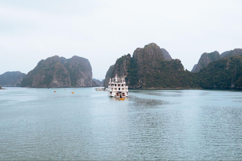 ha long bay overnight cruise ha long bay limestone karsts cruise boat at Long Bay and Lan H&agrave; Bay